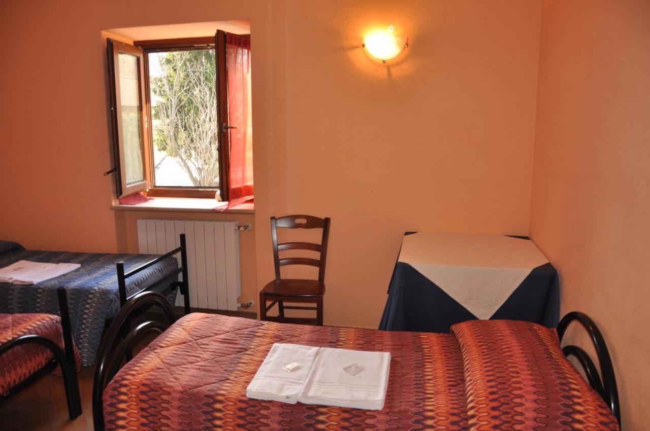 Locanda Dl'Angel Villar San Costanzo Pokój zdjęcie